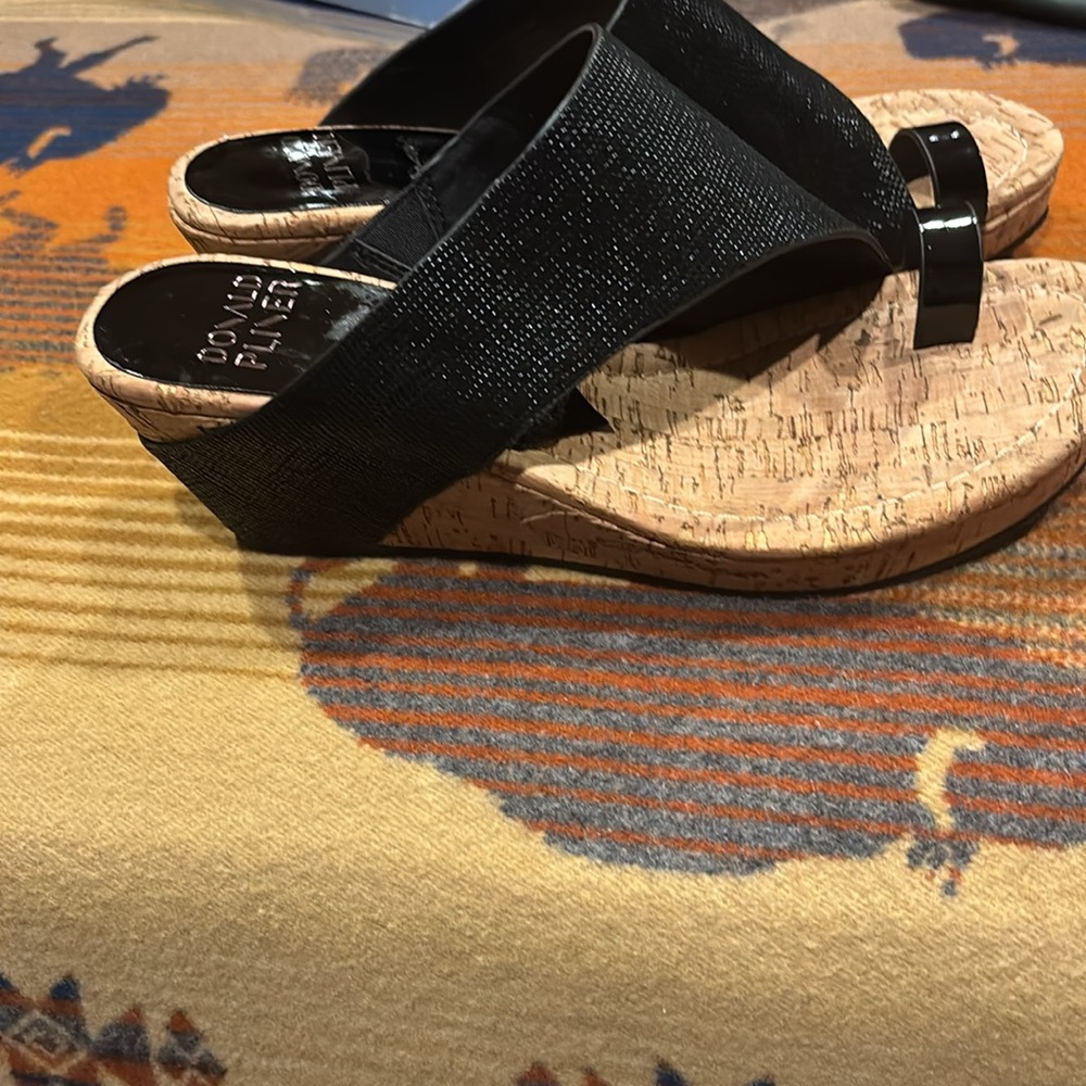 Donald J. Pliner Black and Tan Women's Sandals NWOT